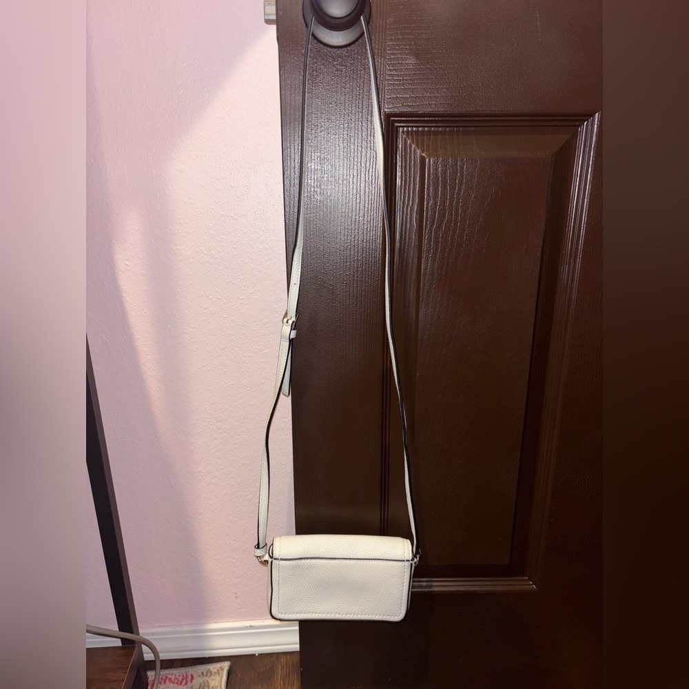 Marc Jacobs Cream Crossbody Bag - Picture 8 of 9